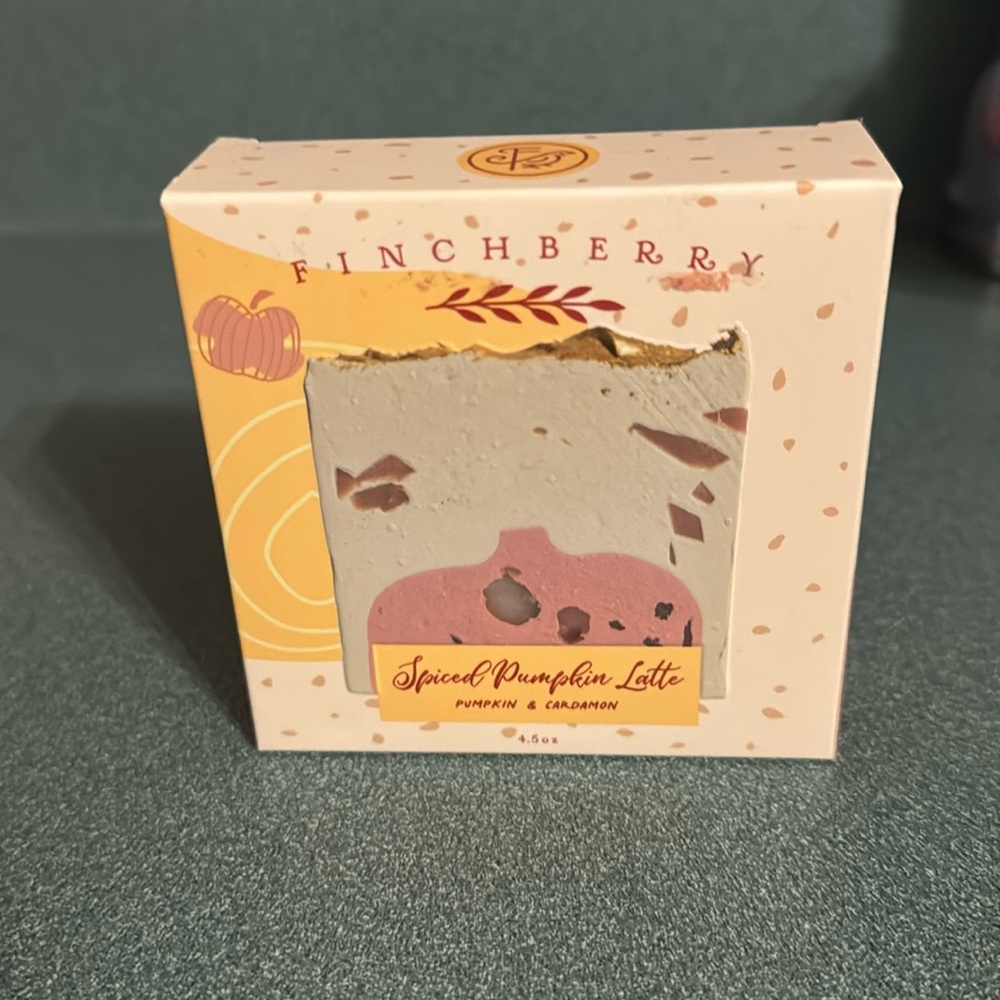 🆕 Finchberry, spiced pumpkin latte handcrafted soap.